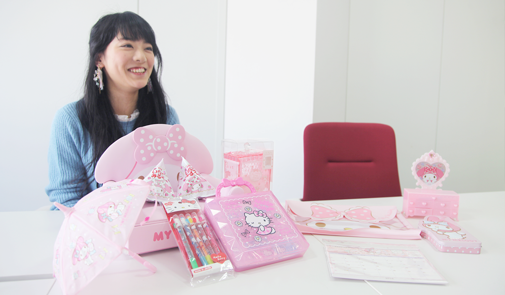 ハローキティ お菓子缶 サンリオデザイナー展 空き缶 空缶 キティークッキー缶 サンリオデザイナー展 巡回 ハローキティ お菓子缶 サンリオ